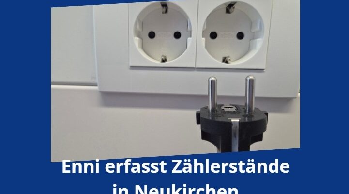 Eine Zweiersteckdose und ein Kaltgerätestecker