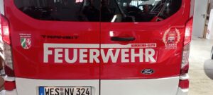 Heck eines Mannschaftstransportfahrzeug der Kinderfeuerwehr